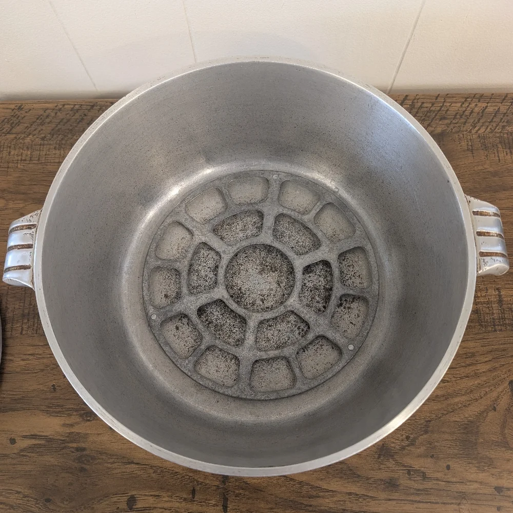 Vintage Luster Lite Montgomery Ward Dutch Oven Stock Pot w/Lid And Trivet
